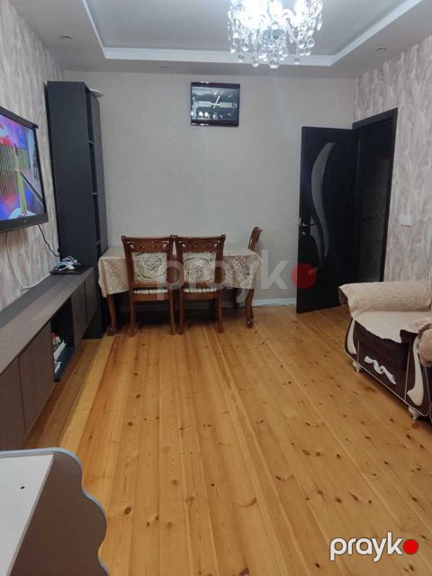 Satılır 2 otaqlı köhnə tikili 56 m²