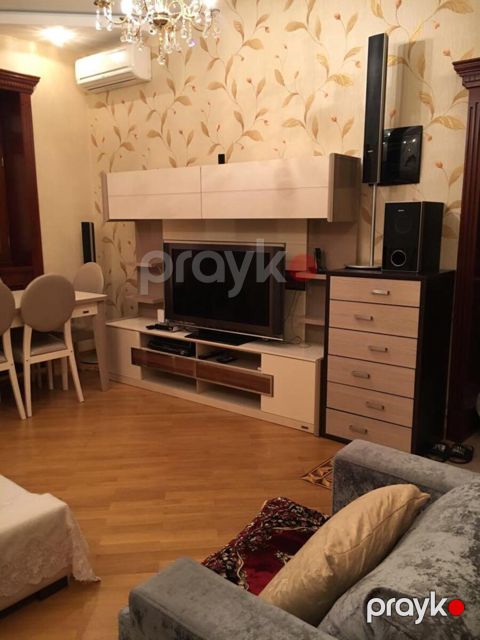 İcarəyə verilir 3 otaqlı köhnə tikili 80 m²
