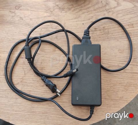 Universal DC adapter/şəbəkə blokı - Giriş: 100–240V, 50/60Hz (EU iki — Bakı