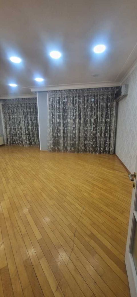 Satılır 3 otaqlı yeni tikili 140 m² — Bakı
