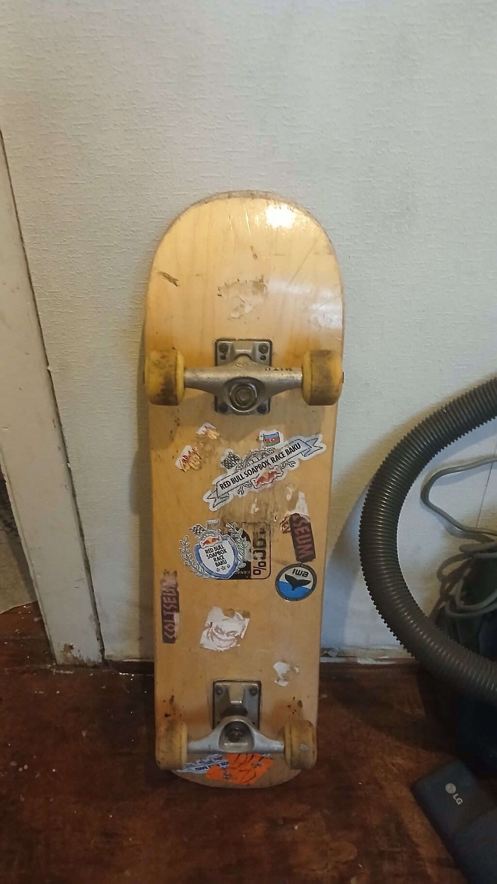 Skateboard – tam dəst - Taxta: klassik 7 qat ağac gövdə, yuxarıda — Skeytbordlar, Bakı (2)