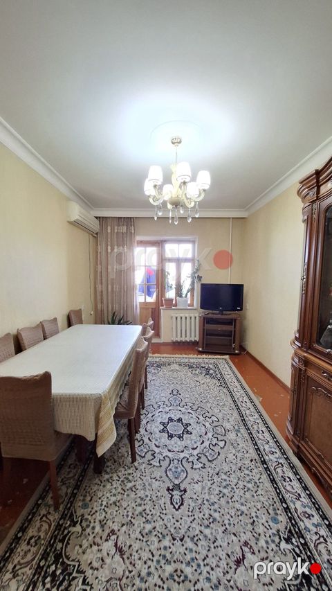 Satılır 2 otaqlı köhnə tikili 70 m²