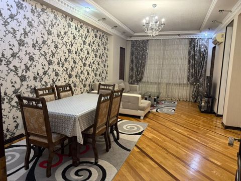 20yanvar metrosuna 2deq mesafede,3-cü mkr dairesinin yanı,17mertebeli — Şamaxı