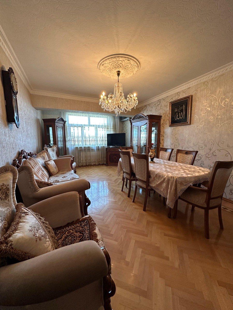 Satılır 4 otaqlı köhnə tikili 94 m² — Mənzil, Bakı (2)