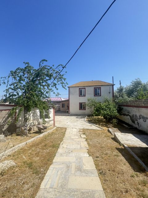 Satılır 5 otaqlı həyət evi/bağ evi 180 m² — Bakı