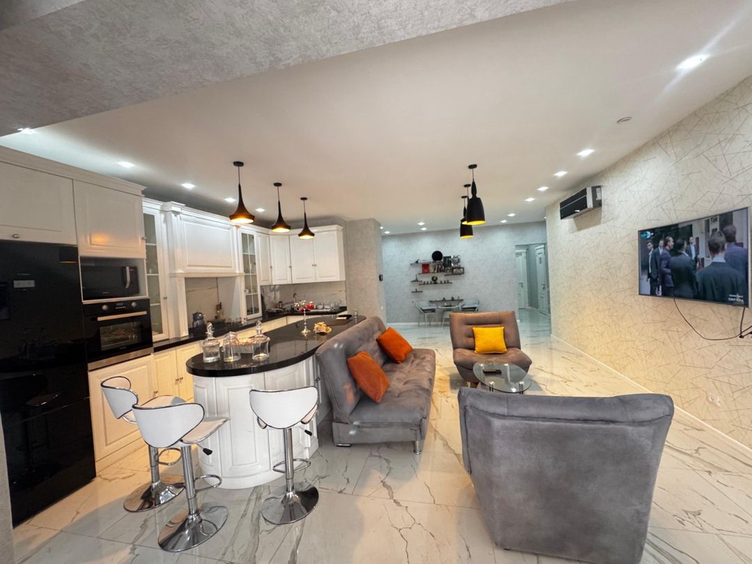 Satılır 3 otaqlı yeni tikili 140 m² — Mənzil, Bakı (2)