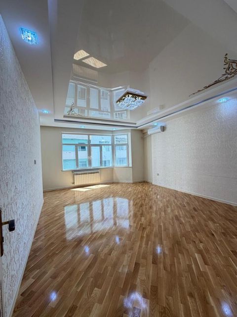 Satılır 3 otaqlı yeni tikili 120 m² — Bakı