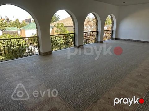 Satılır 9 otaqlı həyət evi/bağ evi 600 m²