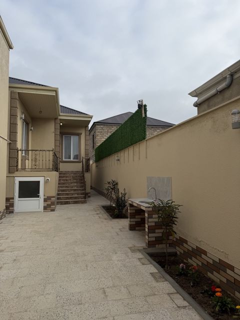 Satılır 4 otaqlı həyət evi/bağ evi 85 m² — Bakı