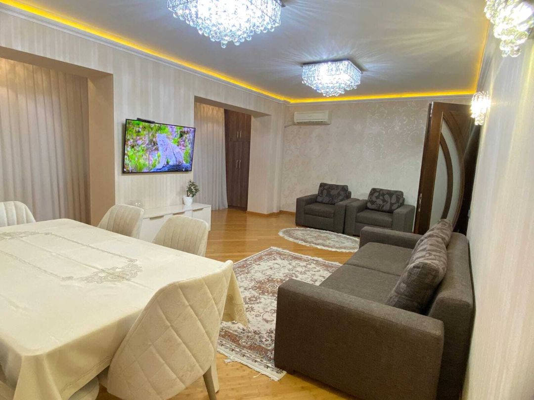 Satılır 3 otaqlı köhnə tikili 115 m² — Mənzil, Bakı (2)
