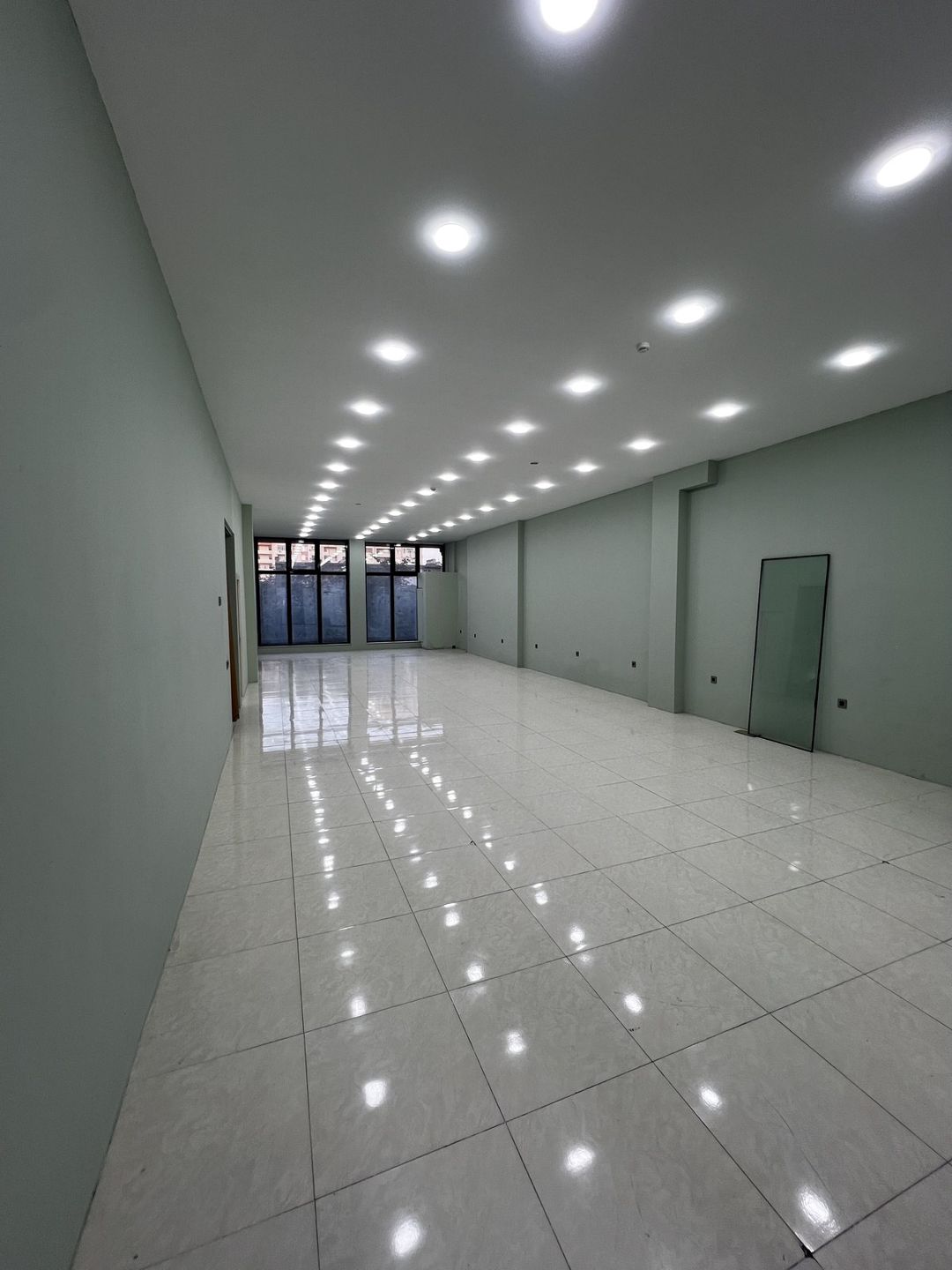 İcarəyə verilir obyekt 175 m² — Əmlak, Bakı (2)