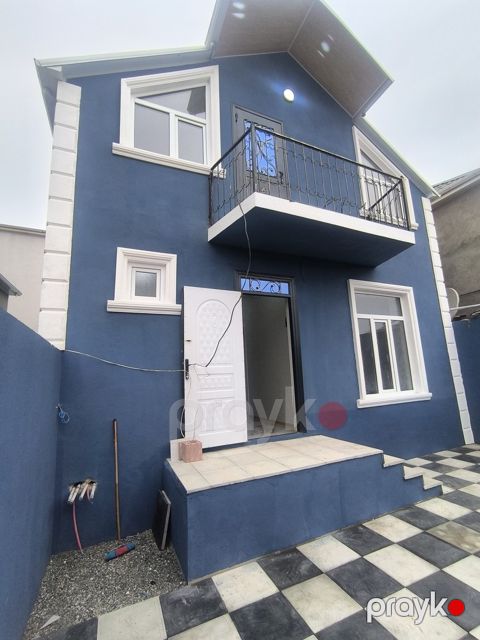 Satılır 4 otaqlı həyət evi/bağ evi 100 m²