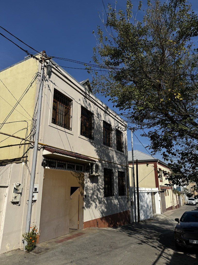 Satılır 6 otaqlı həyət evi/bağ evi 250 m² — Ev, villa, Bakı (2)