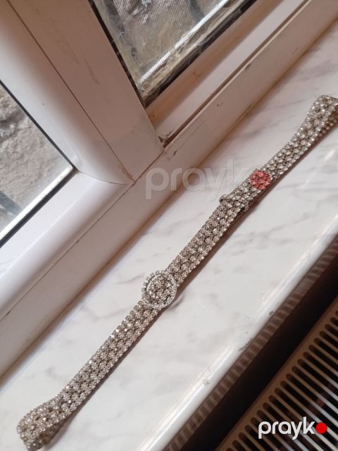 Zirək qaşlı parlaq kəmər - Material: gümüşü rəngli metal əsas — Masazır