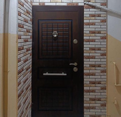 Seyf qapı 250₼. Ölçü -2.5/86. Ünvan Sumqayıt Mehi Dəmir giriş — Digah