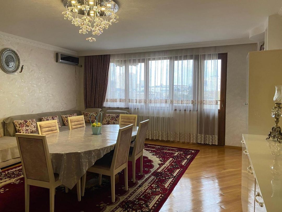 Satılır 4 otaqlı köhnə tikili 116 m² — Mənzil, Bakı (3)