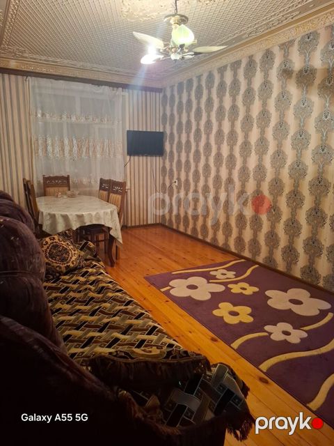 İcarəyə verilir 3 otaqlı köhnə tikili 65 m²