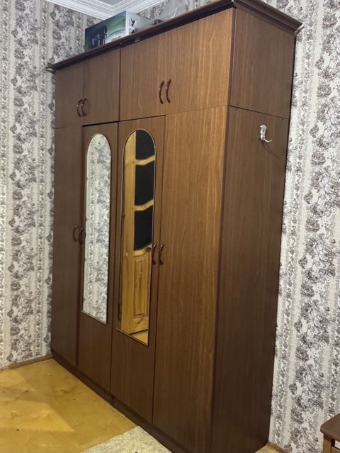 Dördkapılı taxta paltar şkafı - Material: ağac teksturalı laminat — Sumqayıt