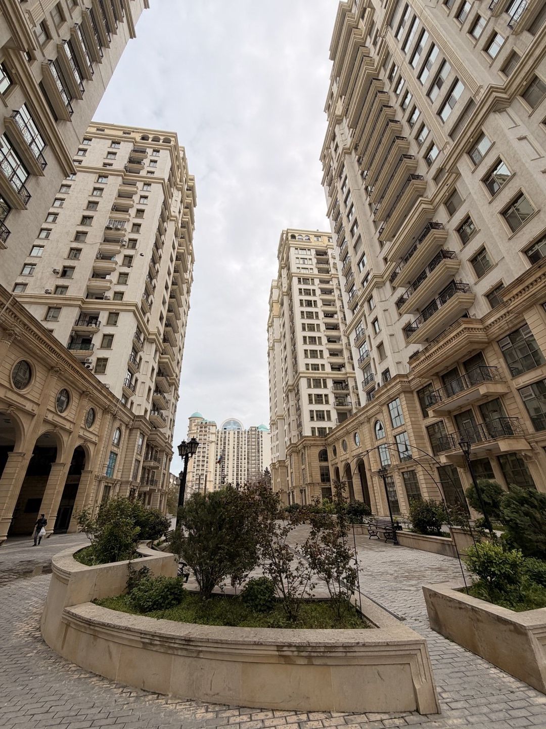 Satılır 4 otaqlı yeni tikili 240 m² — Mənzil, Bakı (10)