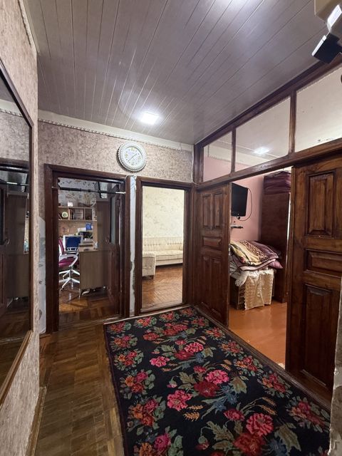 Satılır 4 otaqlı köhnə tikili 101 m² — Bakı