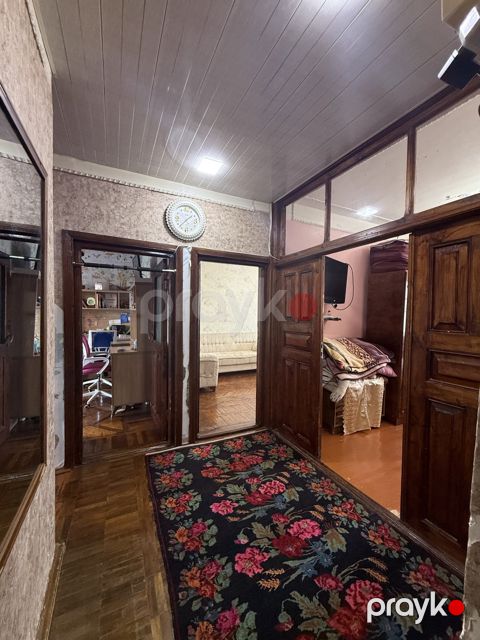 Satılır 4 otaqlı köhnə tikili 101 m²