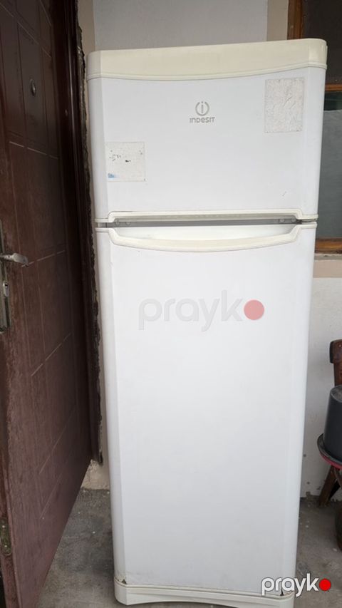 Diqqetnen oxu Indesit iki qapılı soyuducu korpusu yalniz — Bakı