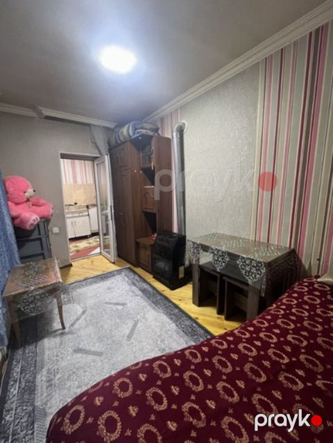 İcarəyə verilir 2 otaqlı köhnə tikili 42 m²
