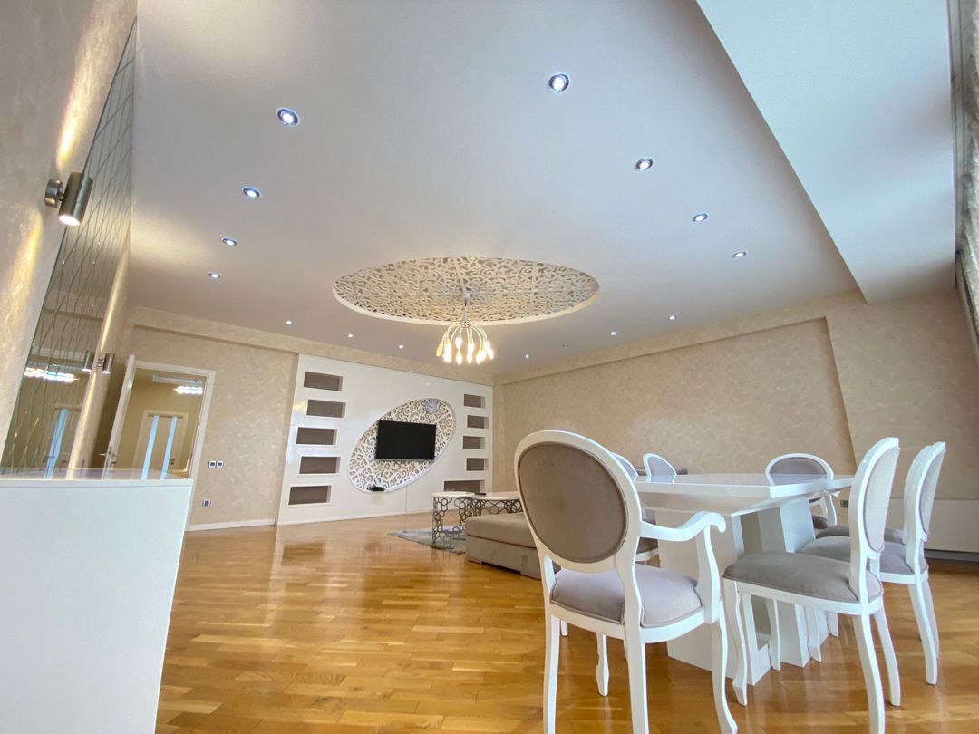 İcarəyə verilir 4 otaqlı yeni tikili 200 m² — Mənzil, Bakı (5)