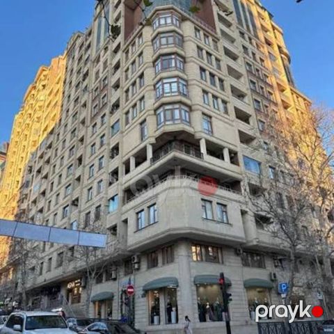 Satılır 4 otaqlı yeni tikili 300 m²