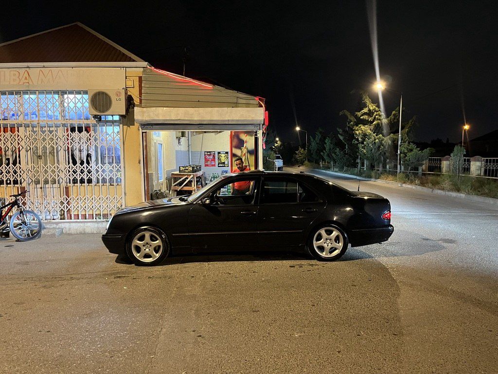 Mercedes E 270, 2.7 L, 2000 il, 880 000 km — Avtomobillər, Bakı (6)