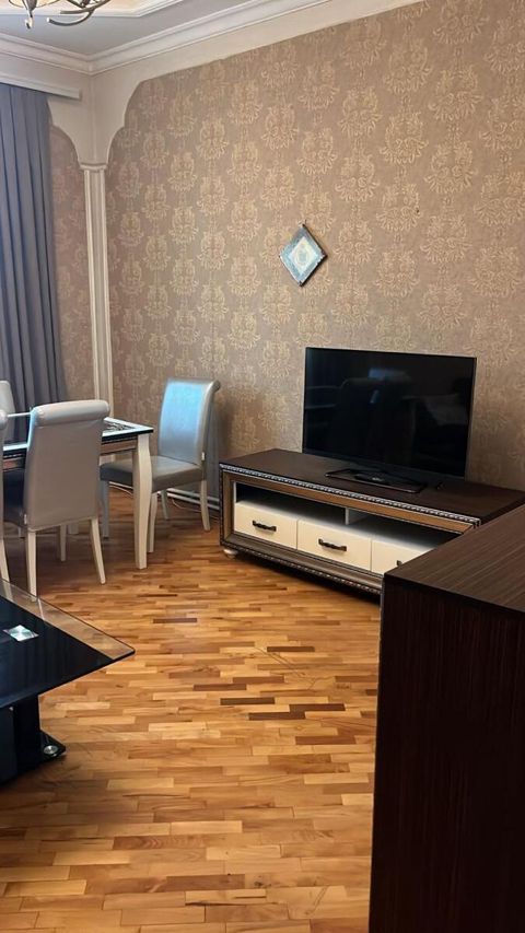 İcarəyə verilir 3 otaqlı köhnə tikili 70 m² — Bakı
