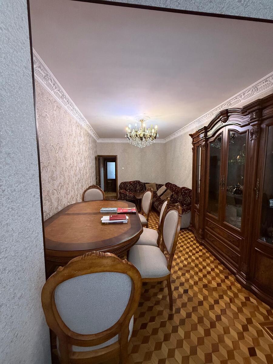 Satılır 5 otaqlı köhnə tikili 130 m² — Mənzil, Bakı (2)