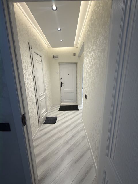 Satılır 3 otaqlı köhnə tikili 65 m² — Bakı