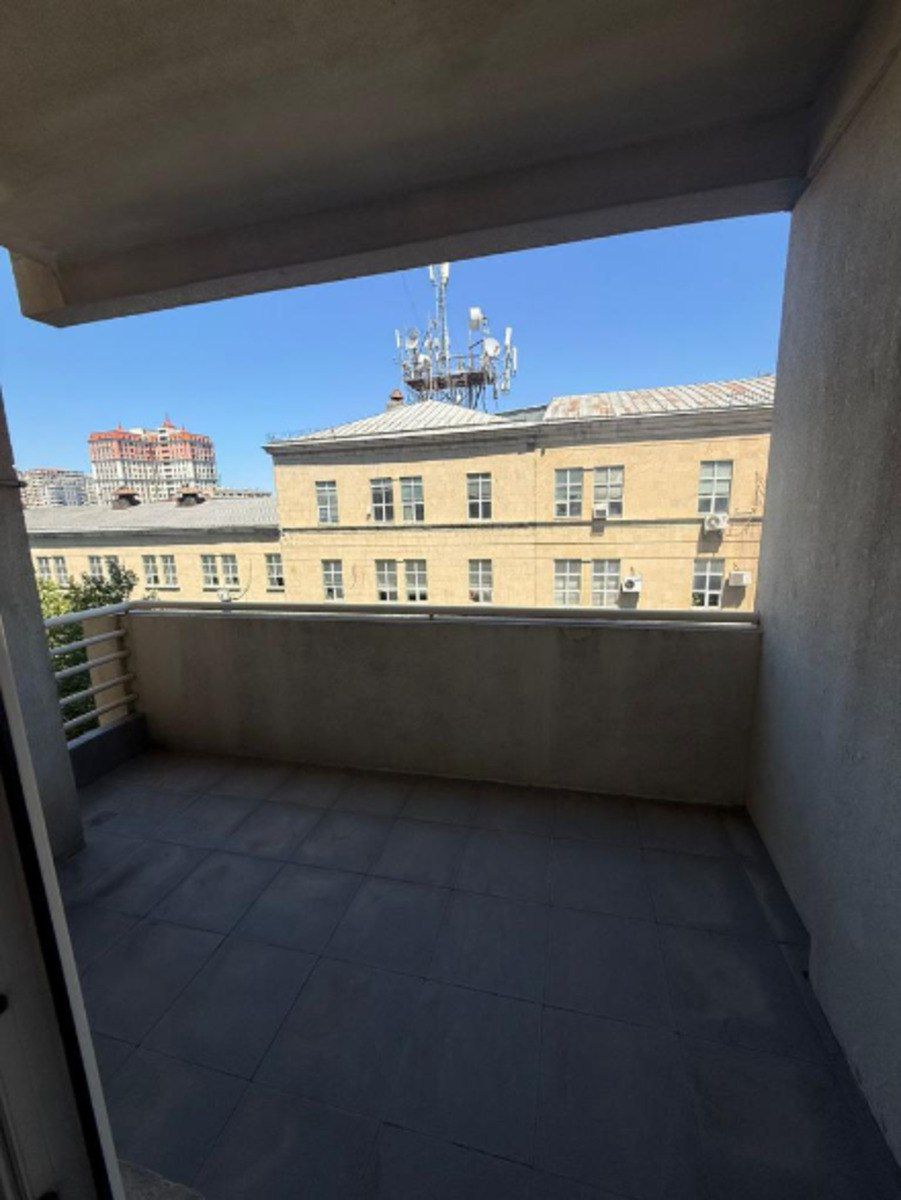 Satılır 5 otaqlı yeni tikili 286 m² — Mənzil, Bakı (4)