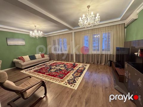 Satılır 4 otaqlı köhnə tikili 110 m²