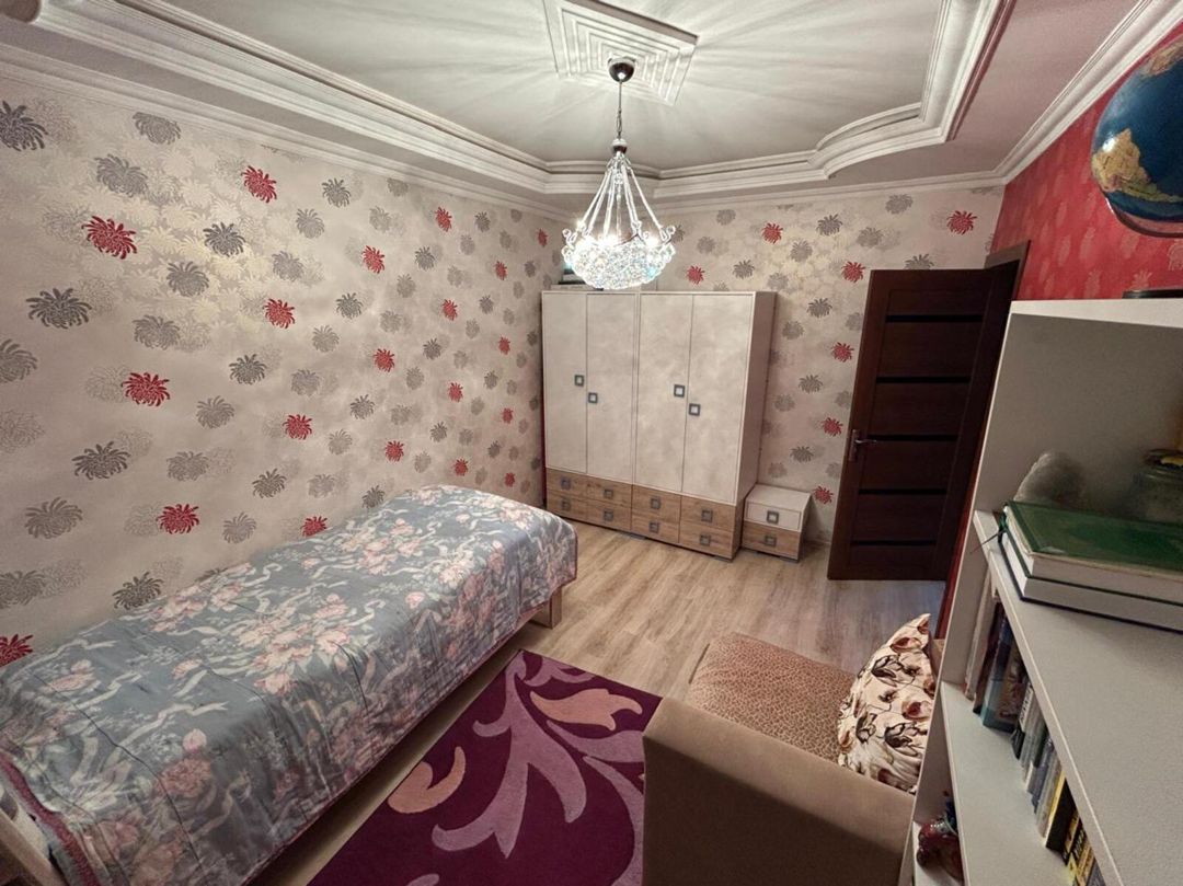 Satılır 4 otaqlı köhnə tikili 105 m² — Mənzil, Bakı (8)