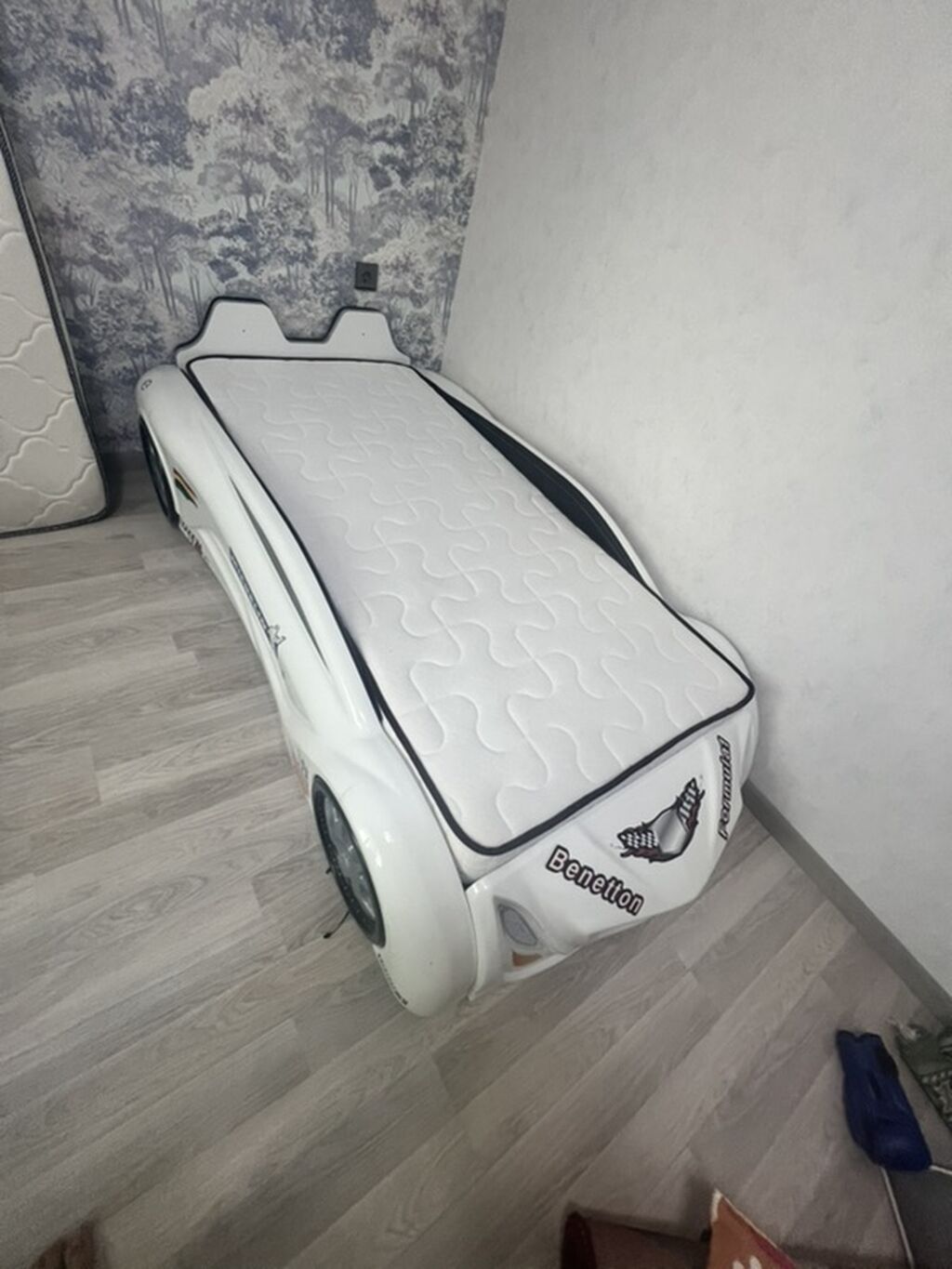 Uşaq maşın formalı çarpayı – ağ rəngdə, yarış avtomobili dizaynı ilə — Mebel, Novxanı (2)