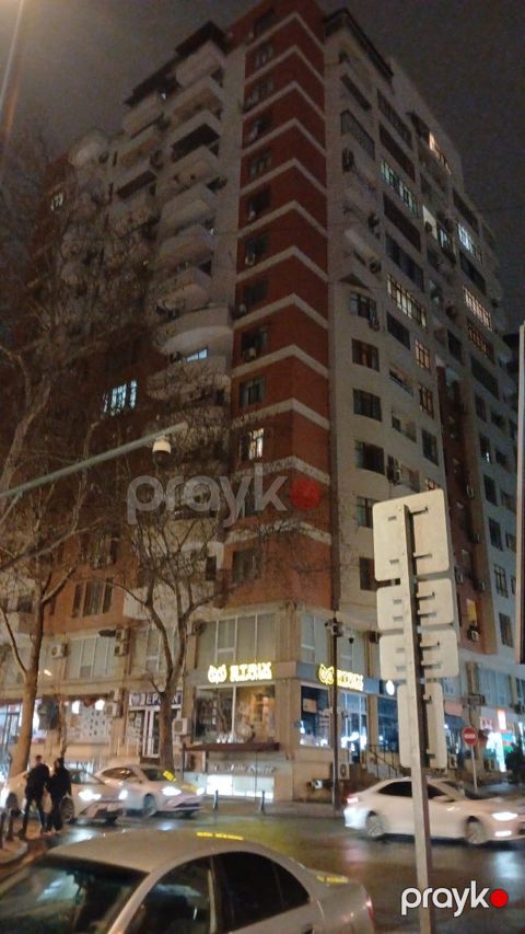 Satılır 4 otaqlı yeni tikili 182 m²