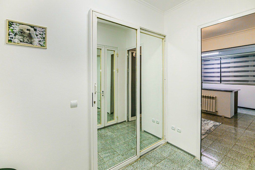 İcarəyə verilir 3 otaqlı köhnə tikili 103 m² — Mənzil, Bakı (9)