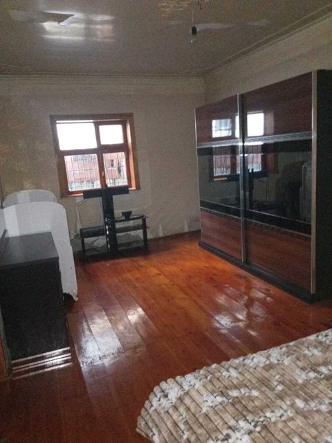 Satılır 4 otaqlı həyət evi/bağ evi 100 m² — Bakı