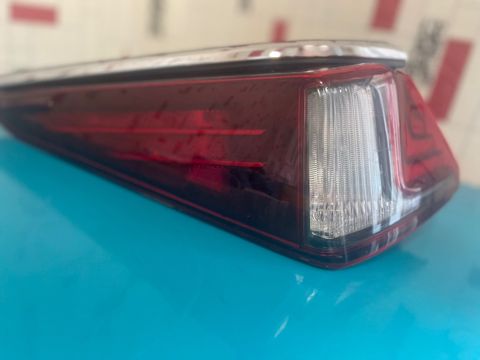 Lexus ES 300h arxa stopu — Bakı