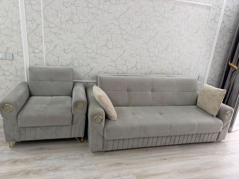 Divan + kreslo. Satılır 200 azn. Açılır + bazalıdır. Ünvan Xırdalan