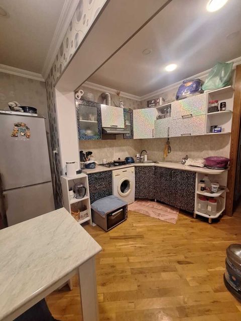 Satılır 3 otaqlı köhnə tikili 82 m² — Bakı