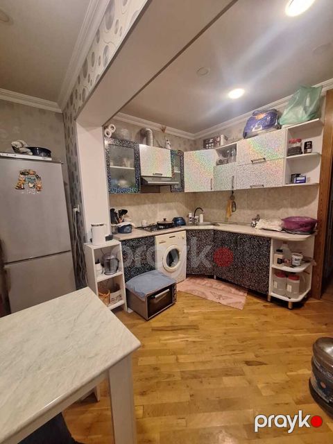 Satılır 3 otaqlı köhnə tikili 82 m²