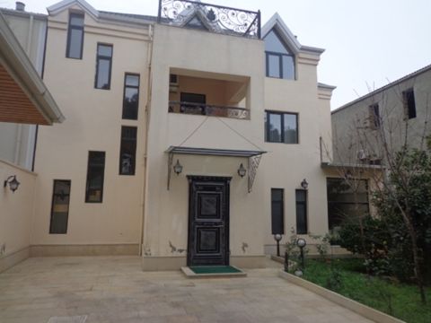 İcarəyə verilir 7 otaqlı həyət evi/bağ evi 400 m² — Bakı