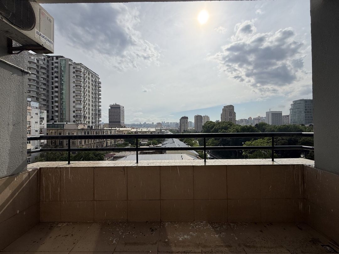 Satılır 4 otaqlı yeni tikili 240 m² — Mənzil, Bakı (7)