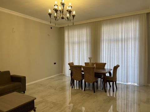 Satılır 8 otaqlı həyət evi/bağ evi 260 m² — Gəncə