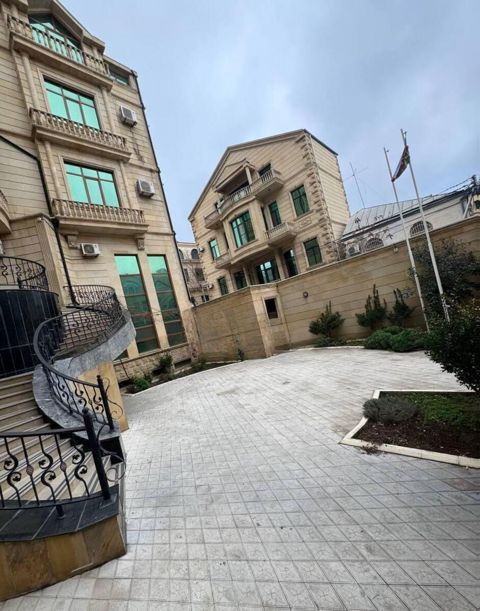 İcarəyə verilir 14 otaqlı həyət evi/bağ evi 900 m² — Bakı