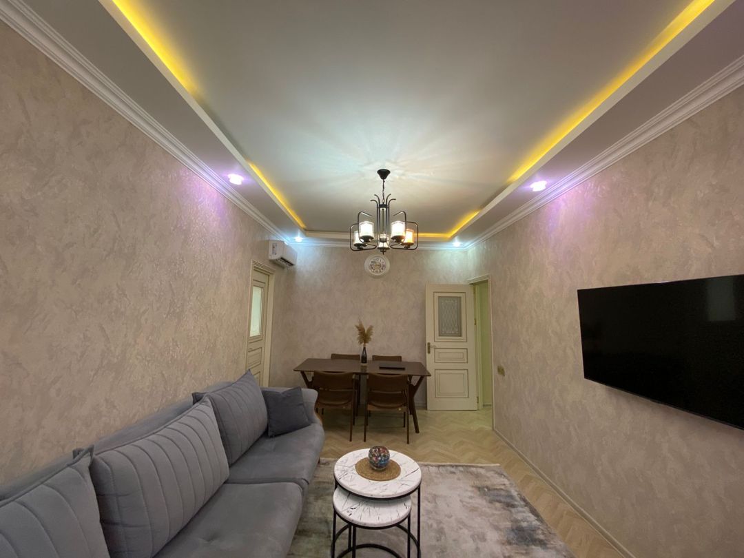 Satılır 2 otaqlı köhnə tikili 75 m² — Mənzil, Bakı (2)
