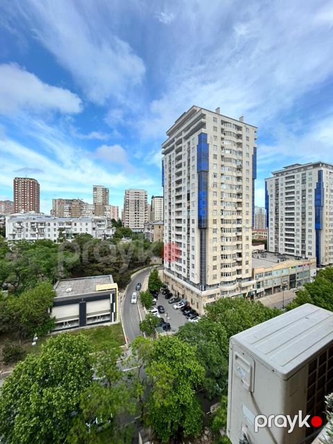 İcarəyə verilir 3 otaqlı yeni tikili 130 m²